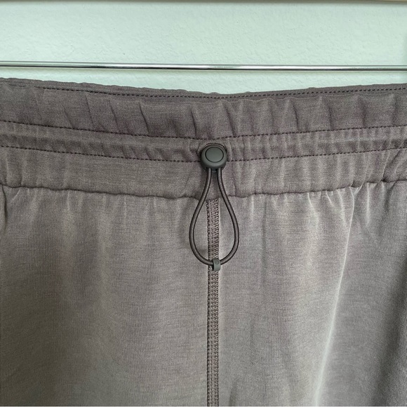 NWT Lululemon Softstreme High-Rise Pant Espresso Size 6 31” - Picture 8 of 12